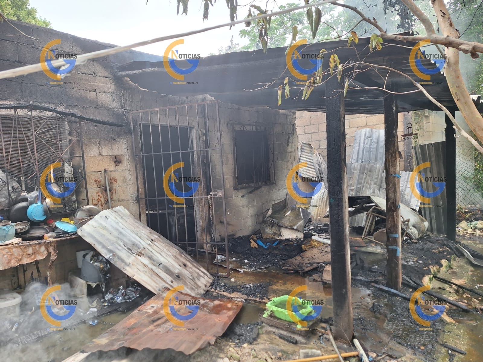 Devastador incendio termina con una vivienda