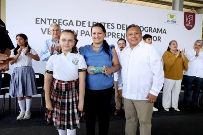 Más de 3,600 estudiantes reciben lentes gratuitos para mejorar su aprendizaje