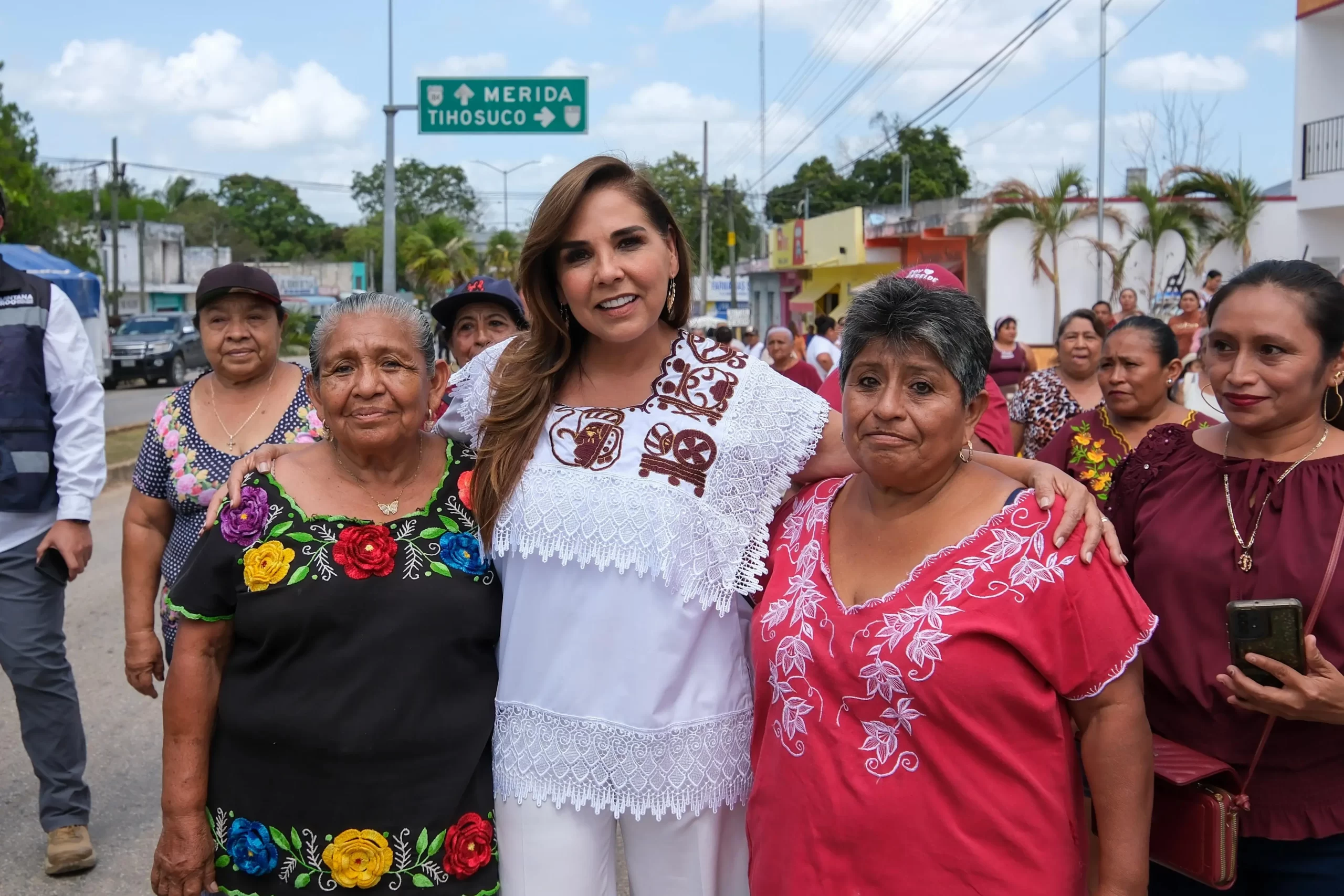 Pone Mara Lezama al servicio del pueblo de Dziuché, el Centro Integrador de Desarrollo