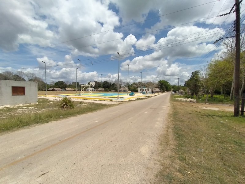 Por indicación de Carlos Joaquín realizan obras integrales en municipio de Bacalar