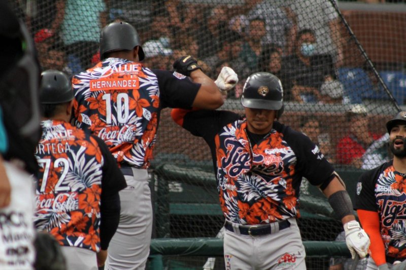 Tigres desgarra al Sarape viniendo de atrás