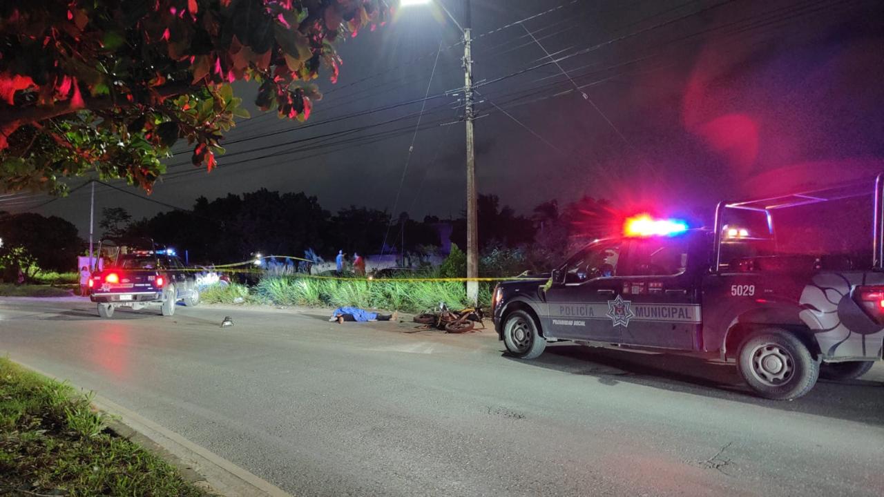 Un motociclista perdió la vida la madrugada de este martes en la supermanzana 247.