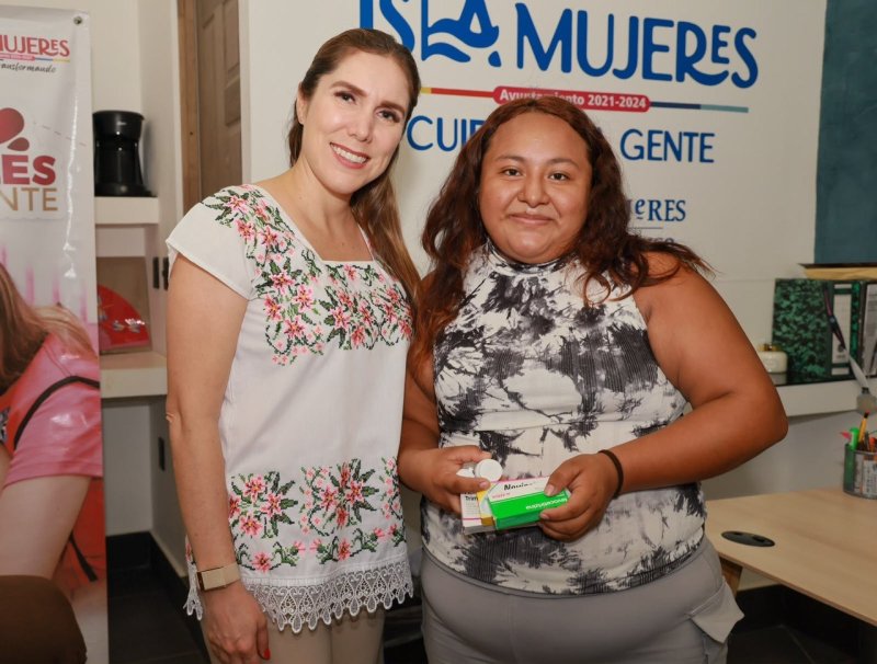 Atenea Gómez dirige jornada “Miércoles con la Gente” en Isla Mujeres
