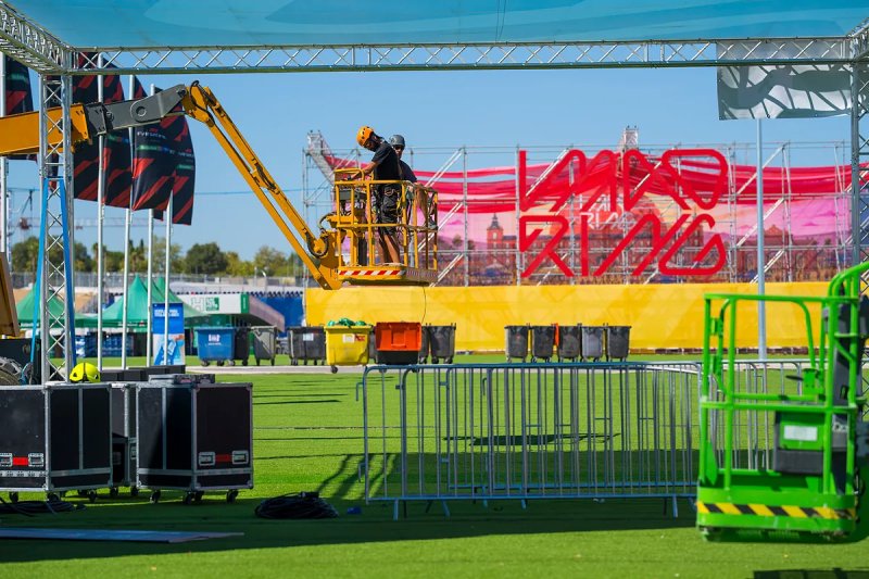 Todavía resuenan los ecos de los mil caballos de los Fórmula 1 en los pabellones de Ifema, pero el