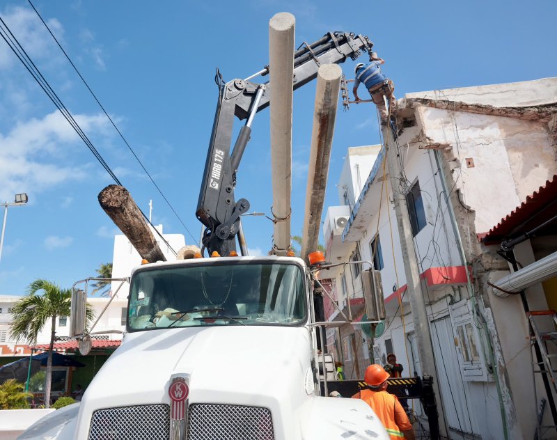 Avanza proyecto de soterramiento eléctrico en el Centro de Isla Mujeres