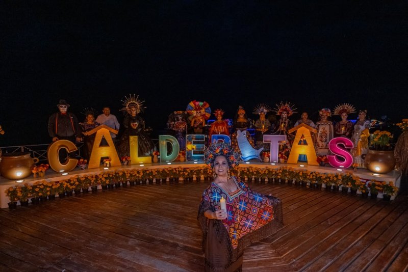 Calderitas se llena de tradición y color con la primera edición del "Janal Pixán 2026" inaugurada por Mara Lezama ante más de 7 mil asistentes
