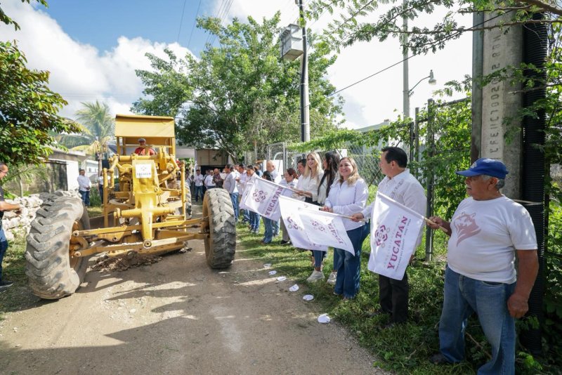 Calle 16 de Conkal recibe repavimentación tras 50 años