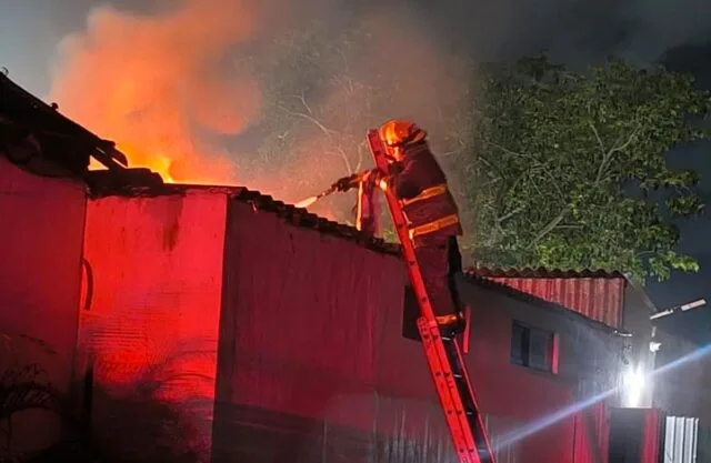 Cancún: incendian restaurante por presunto cobro de derecho de piso
