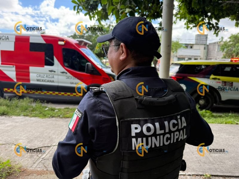 Cancún.- Parroquiano termina su fiesta, pero en el doctor, luego de que lo encontraran en brío y golpeado en un área verde de la Región 218.