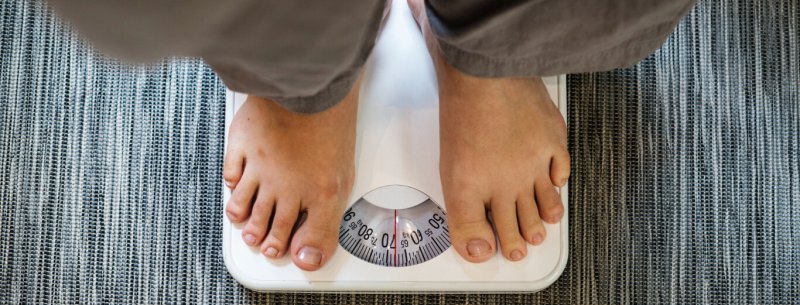 Dormir 80 minutos menos por seis semanas provoca aumento de peso