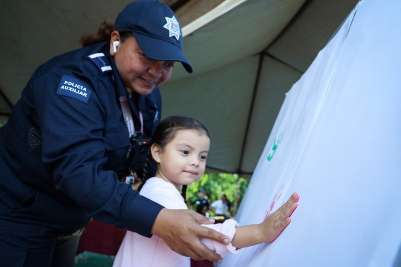 FORTALECE POLICÍA CANCÚN LA CERCANÍA CON VECINOS DE LA SUPERMANZANA 233