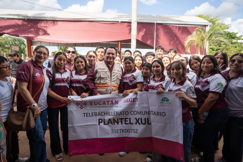 Gobernador entrega carretera Xul-Emiliano Zapata y avanza rehabilitación en Oxkutzcab