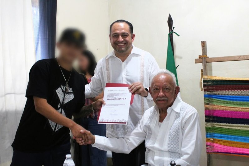 Gobierno de Yucatán entrega 21 reconocimientos a artesanos en prisión