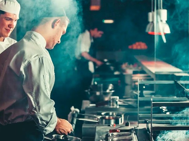 Hoteles de Quintana Roo pierden 50 cocineros tras su regreso a los estados