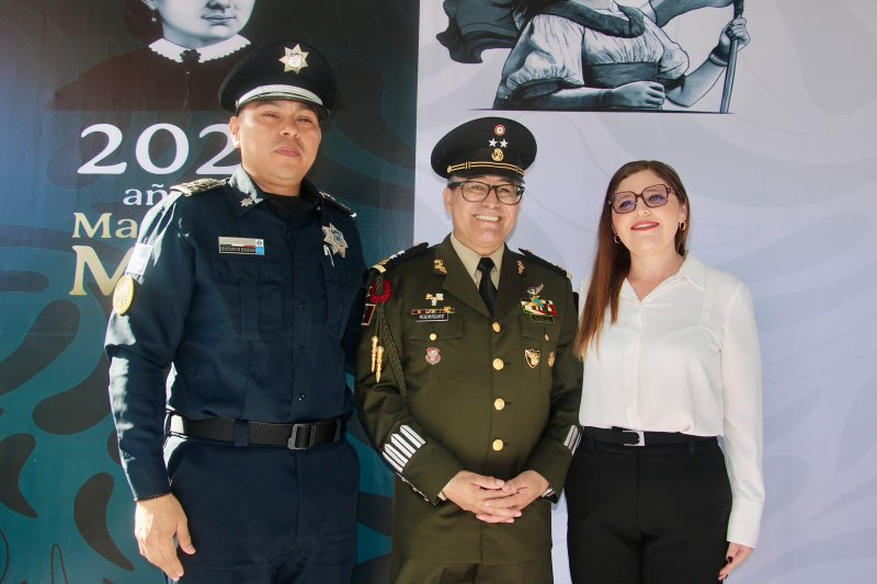 Isla Mujeres asiste a la toma de posesión del nuevo comandante del Ejército
