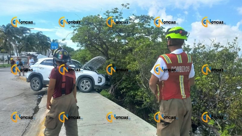 Jaguar casi se hunde en la laguna Nichupté