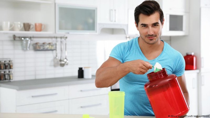 La creatina aumenta masa magra y mejora la cognición en sedentaristas