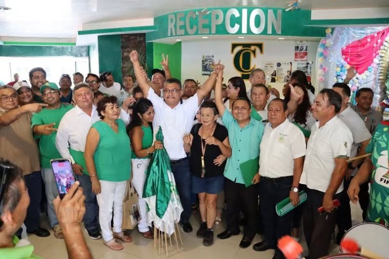 Taxistas de Cancún se mudan a "Amigos del Volante"