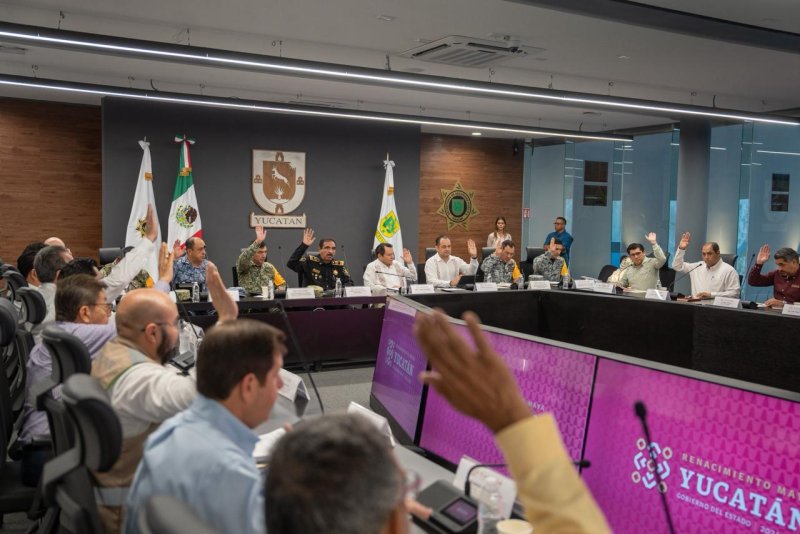 Yucatán suspende actividades no esenciales y educativas en nueve municipios por Isaías
