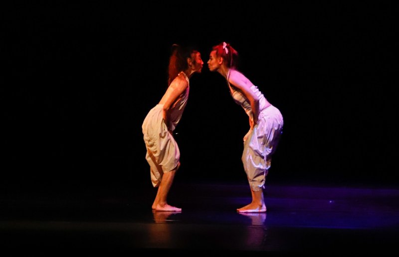 Yumiko Yoshioka y Marlène Jöbstl cautivan con danza butoh en el Otoño Cultural 2026